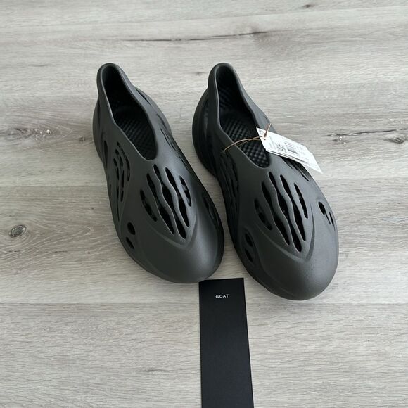 adidas Yeezy Foam RNR Carbon 13 NWT IN BOX - Picture 8 of 12